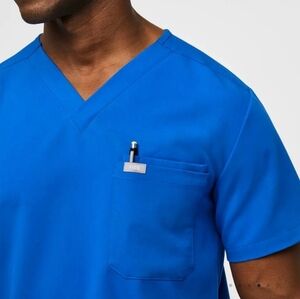FIGS Men's Blue Leon Three Pocket Scrub Top